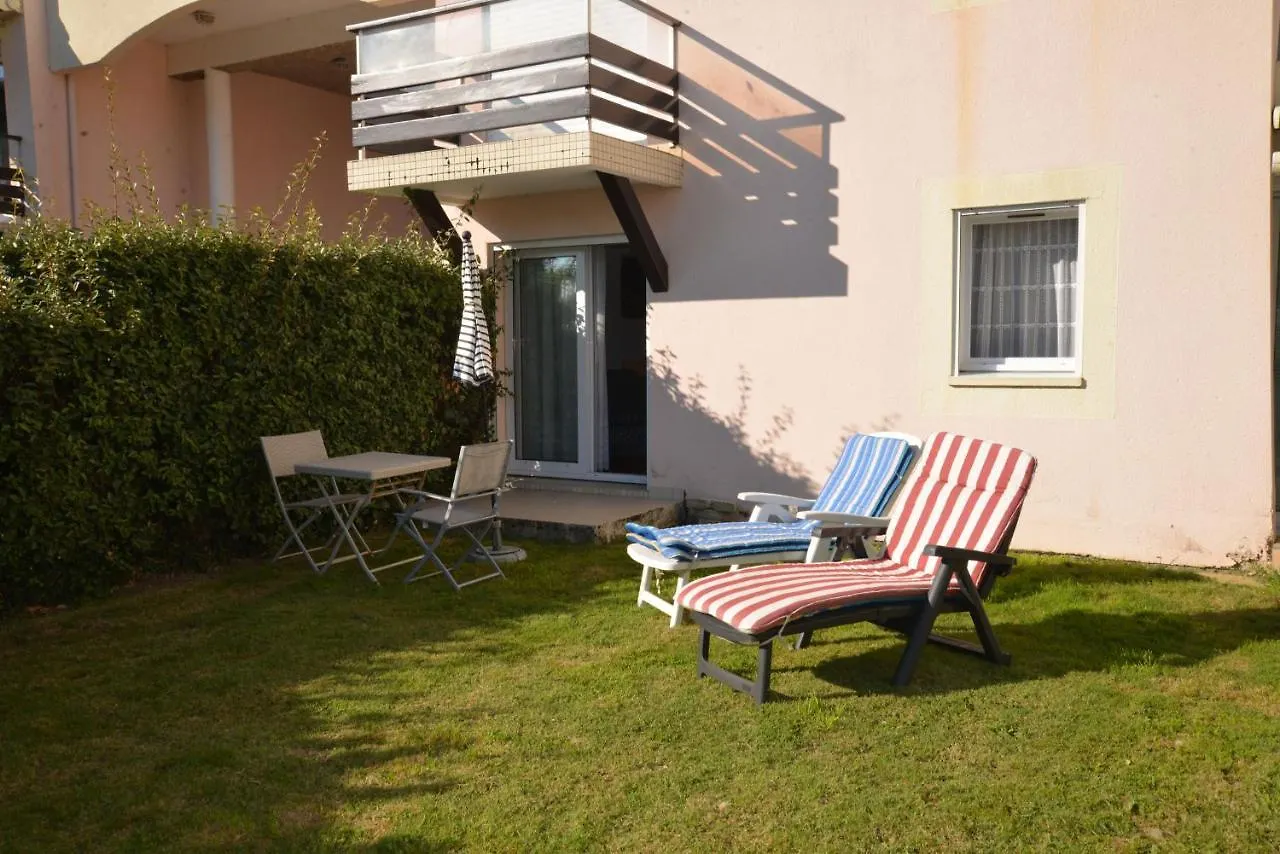 Appartement 2 Pieces Rdc Jardin Dans Residence Avec Piscine Arzon Apartment