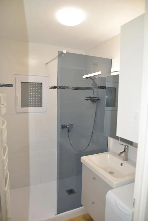 Appartement 2 Pieces Rdc Jardin Dans Residence Avec Piscine Arzon Apartment