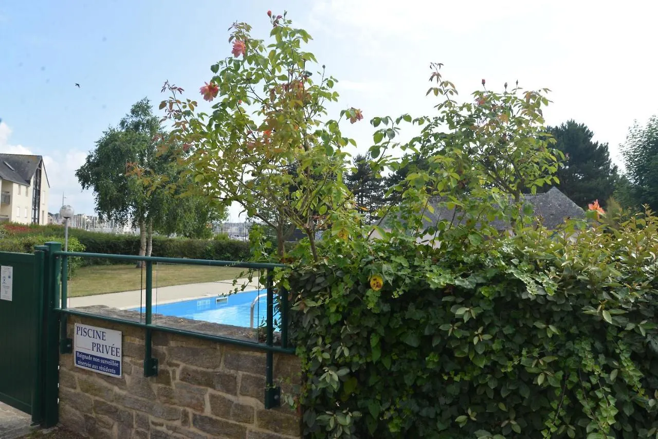 Appartement 2 Pieces Rdc Jardin Dans Residence Avec Piscine Arzon 0*,  France