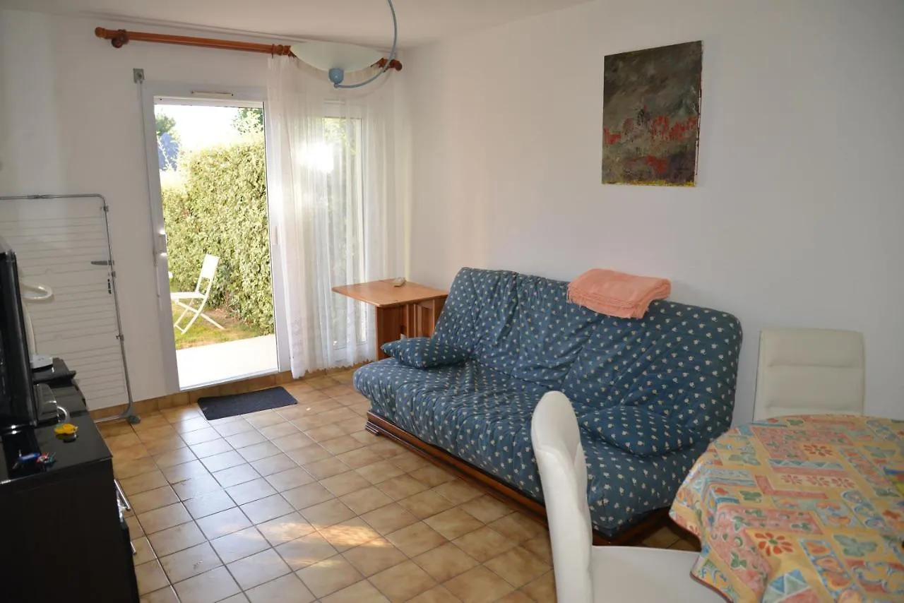 アパート Appartement 2 Pieces Rdc Jardin Dans Residence Avec Piscine アルゾン フランス